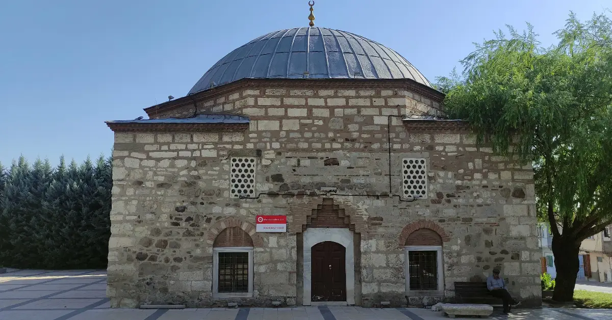 Hazinedar Camii