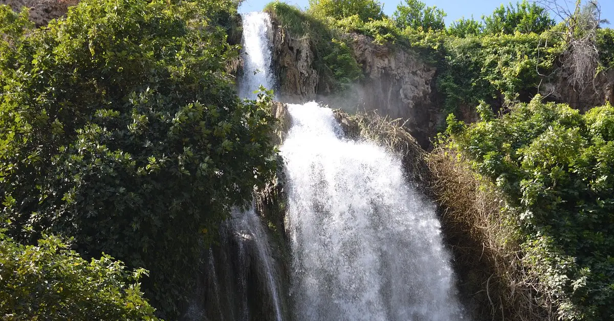 Karacaoğlan Şelalesi