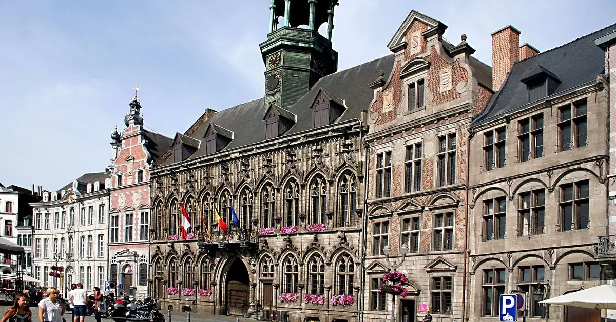 Mons