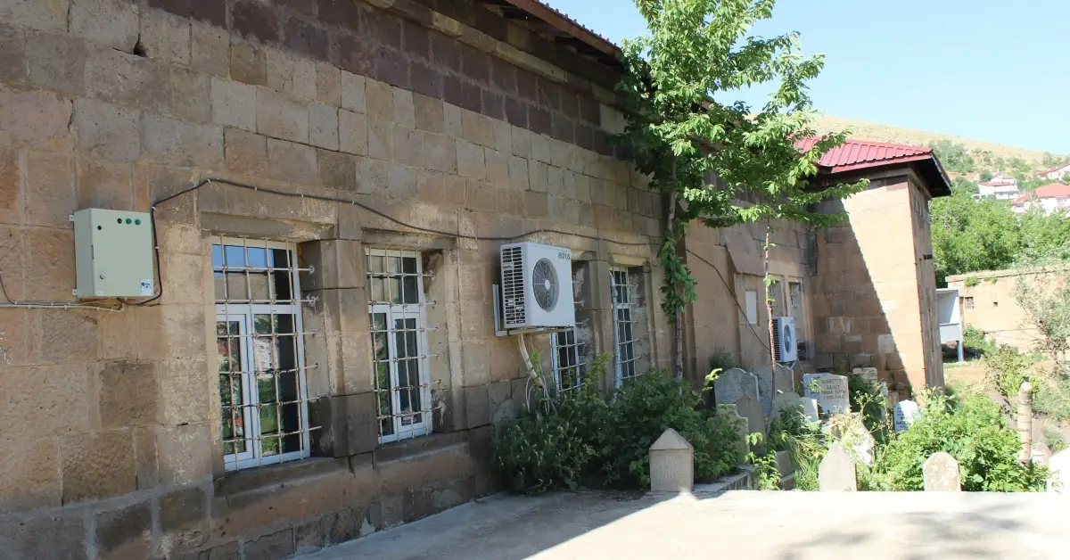 Şeyh Hasan Camii 