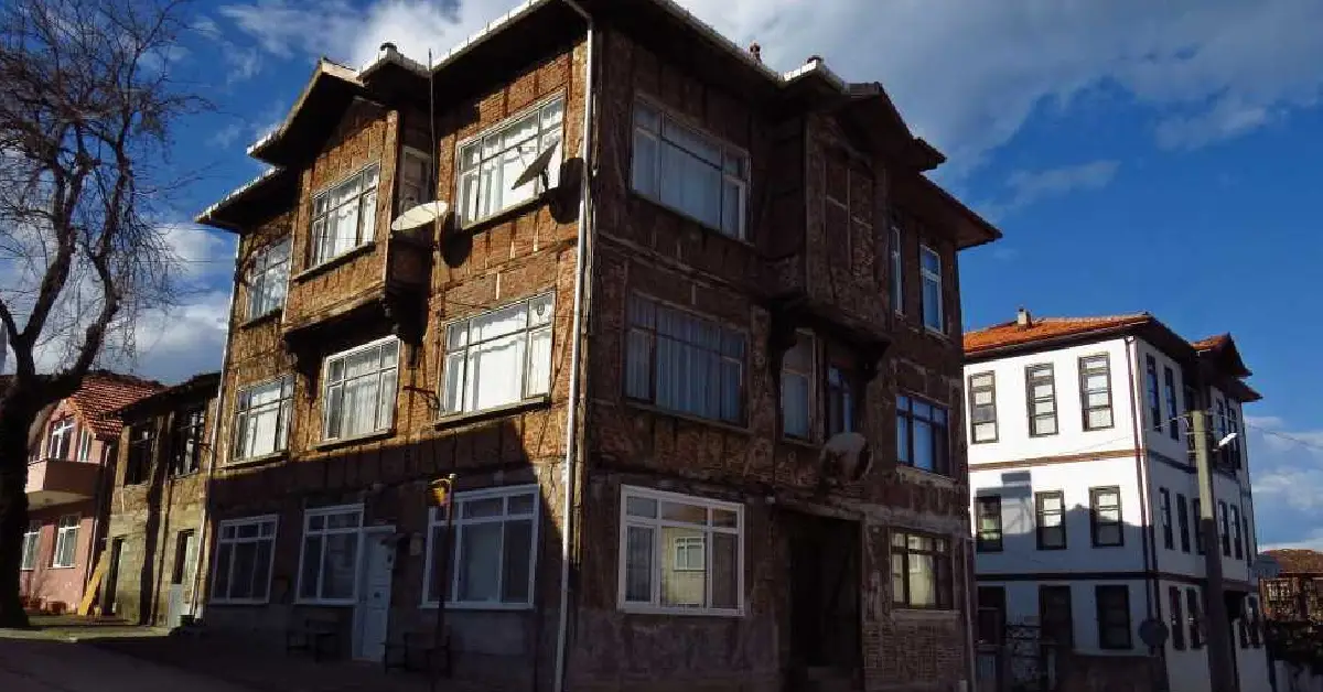 Tarihi Mahalle Evleri