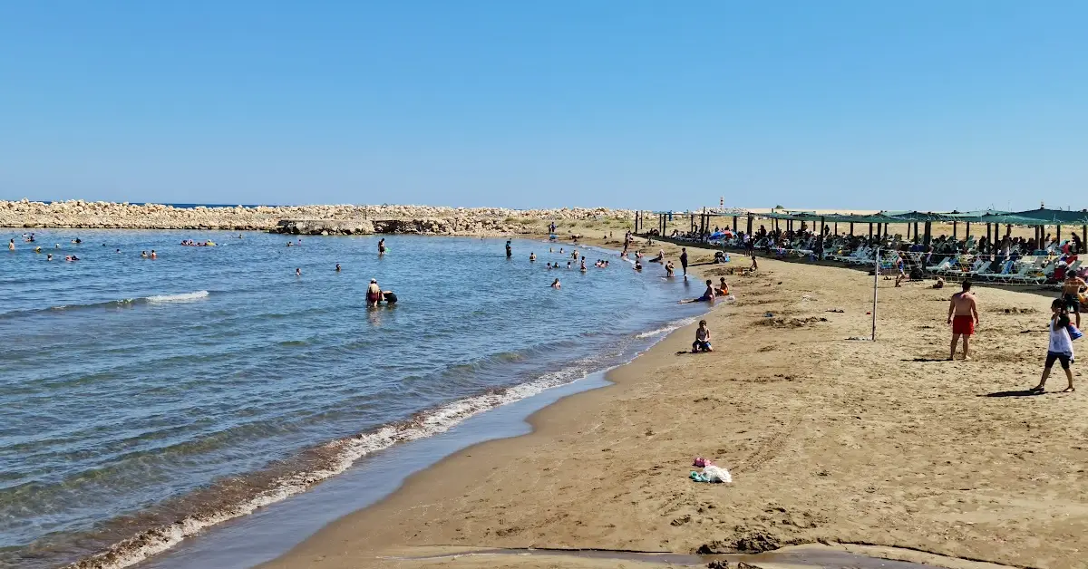 Topraksu Plajı