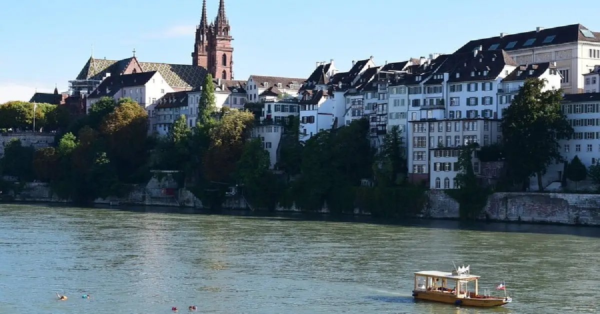 Rheinufer Basel
