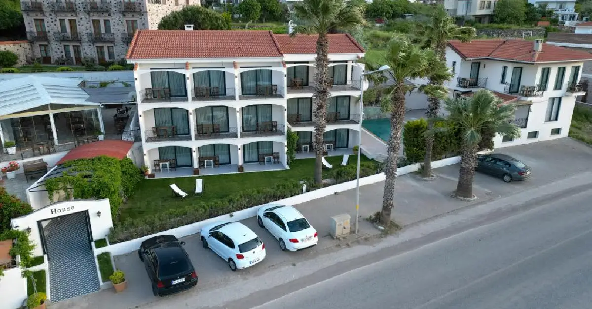 Cunda House Küçük Otel