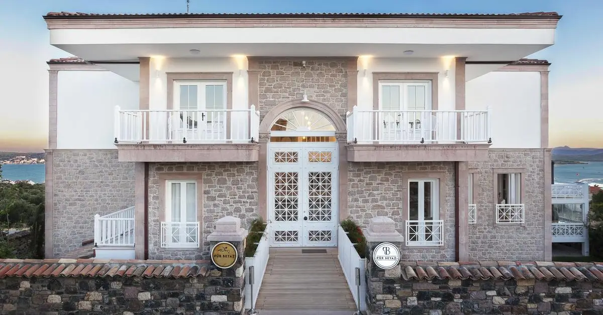 Cunda Pur Beyaz Otel