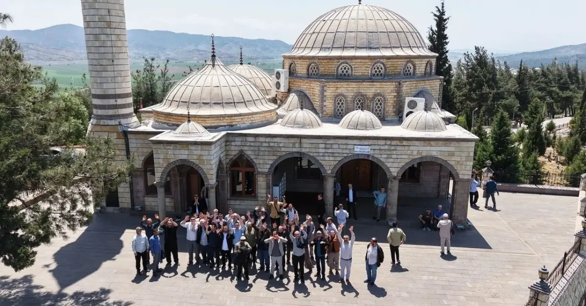 Malik Ejder Türbesi