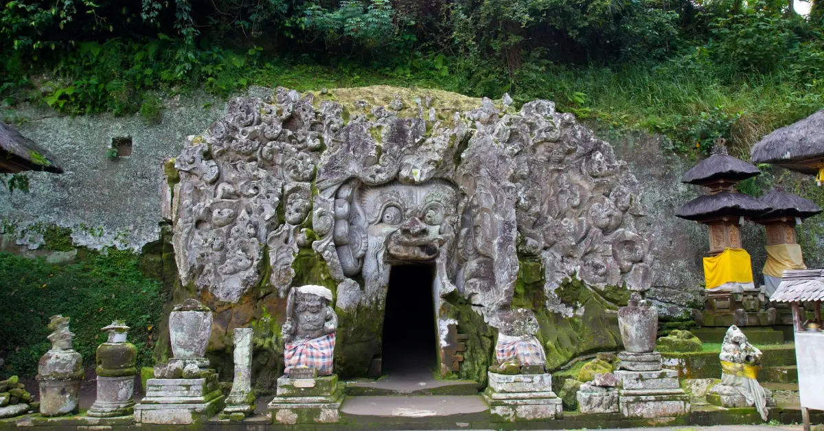 Goa Gajah Temple (Fil Tapınağı)