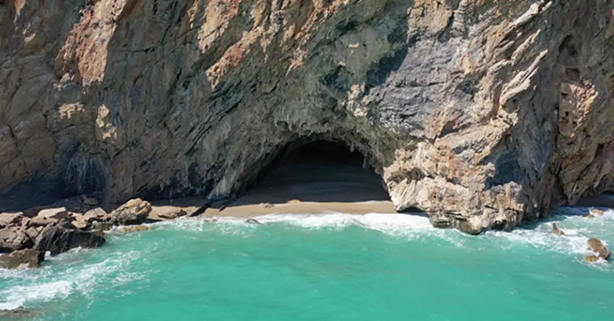 Yanışlı Mağarası (Gülnar) Kamp Alanı