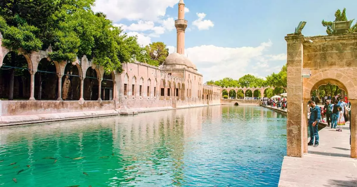 Balıklı Göl – Şanlıurfa