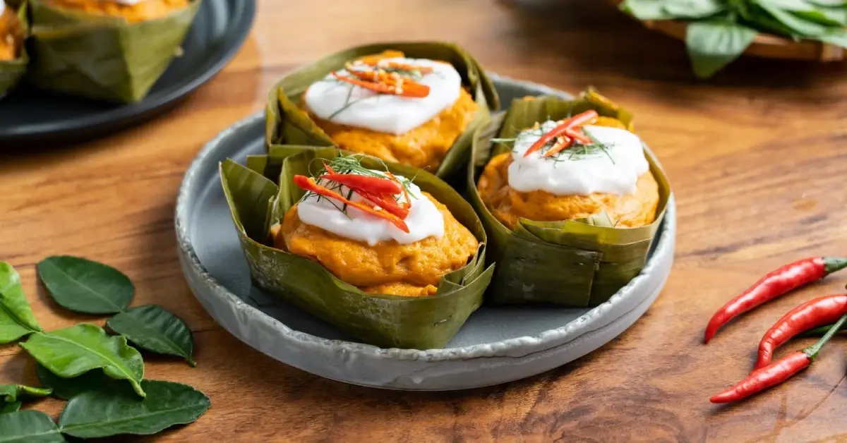 Fish Mousse In Clay Plate (Hor Mok Kanom Krok)
