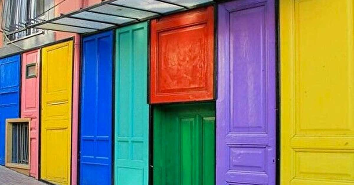 Renkli Kapılar