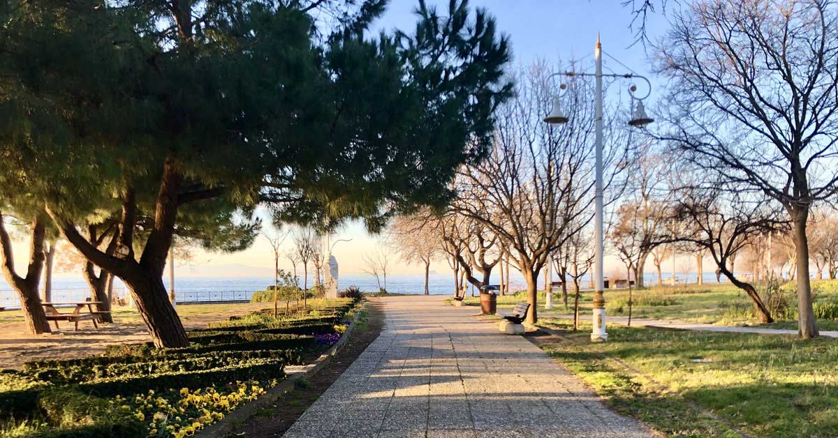 Yeşille Mavinin Buluşma Noktası: Fenerbahçe Parkı ve Sahili
