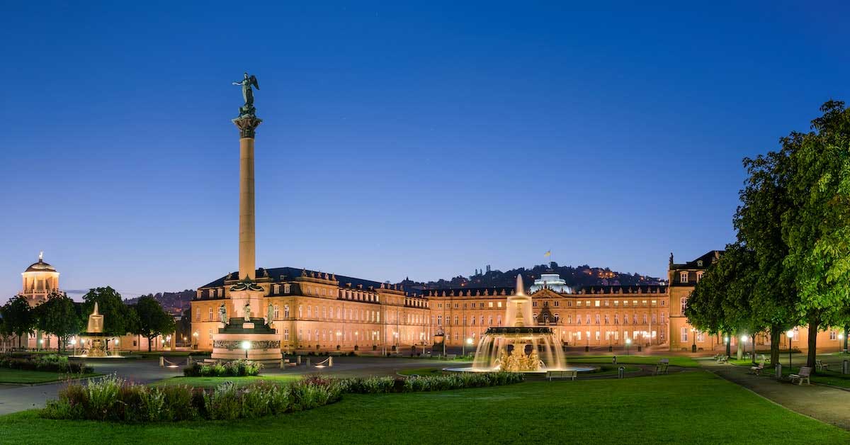 Schlossplatz: Şehrin Tarihi ve Kültürel Merkezi