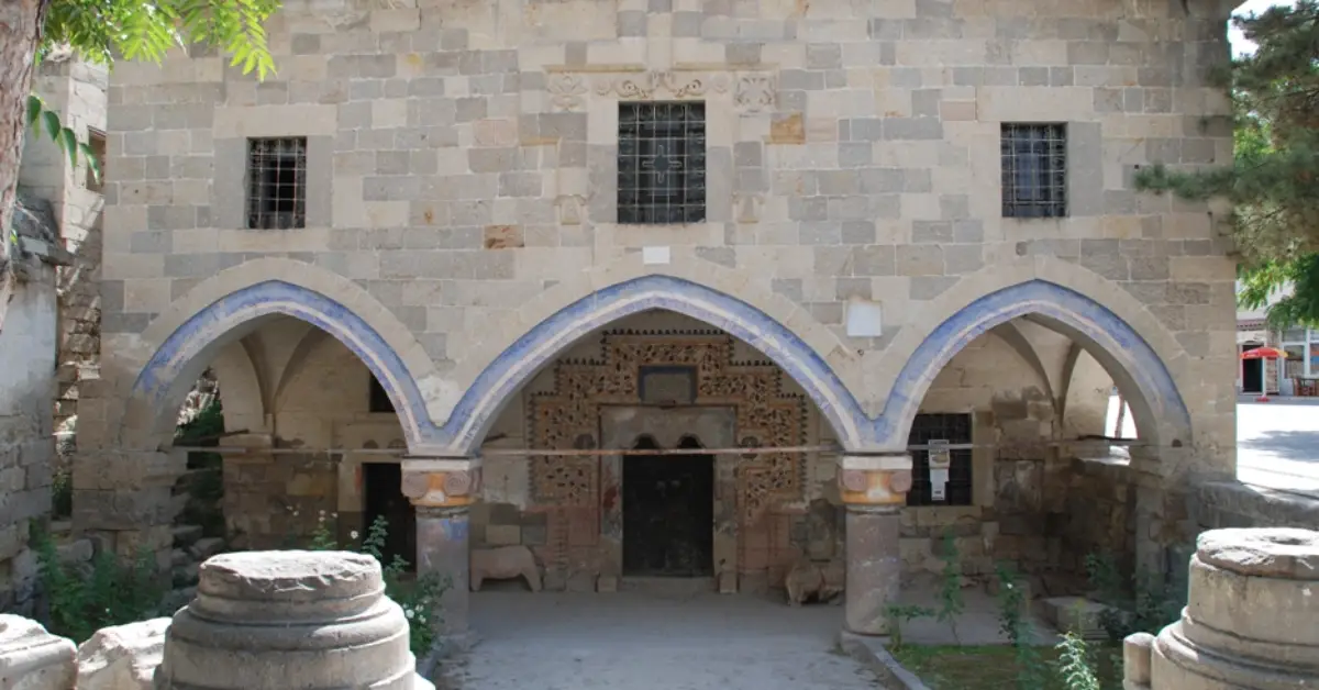 Ayios Konstantinos Kilisesi