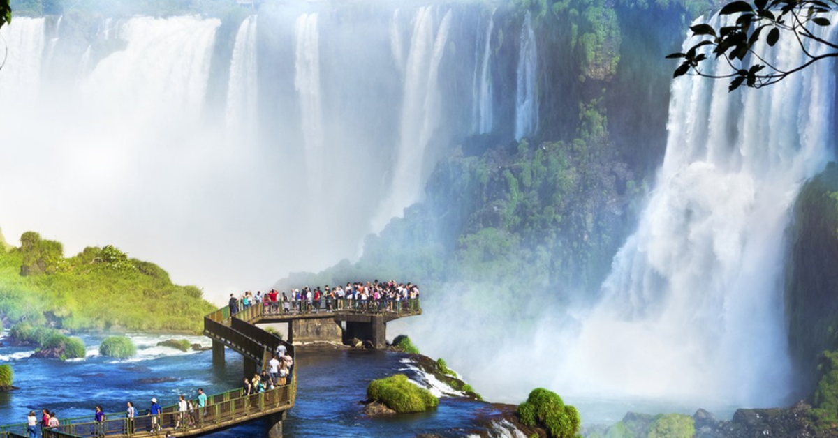 Iguazu Şelalesi