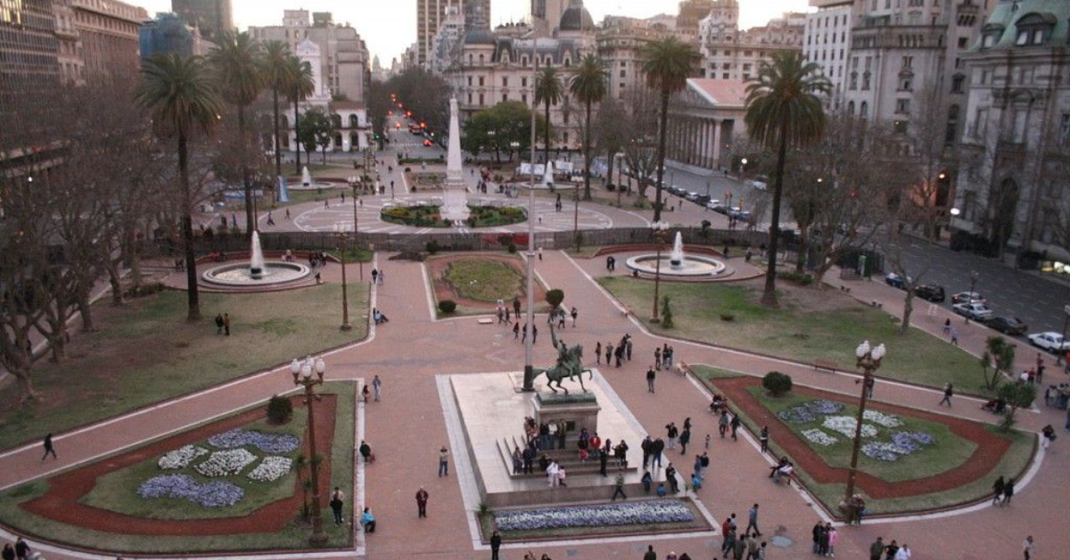 Plaza De Mayo