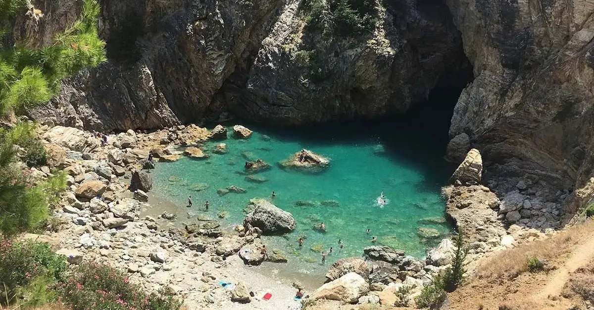 Delik Deniz Kral Koyu