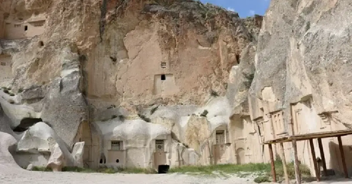 Hallaç Manastırı
