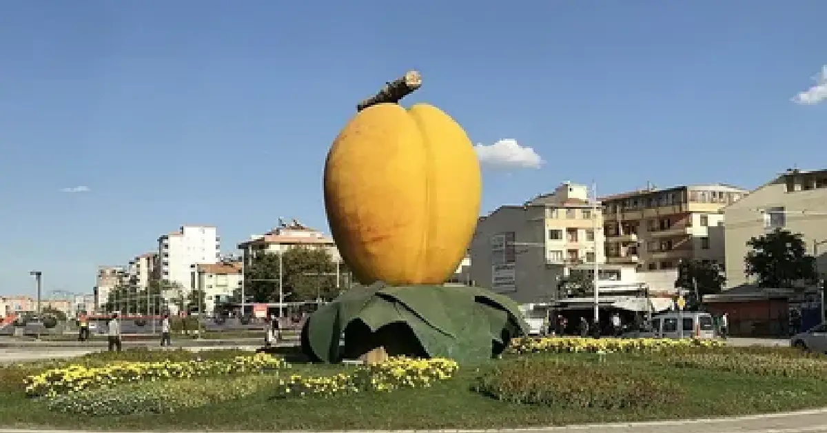 Malatya Kayısı Heykeli
