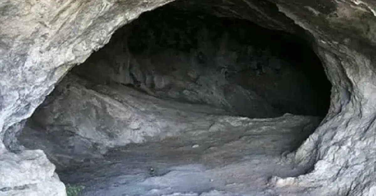 Pisagor Mağarası
