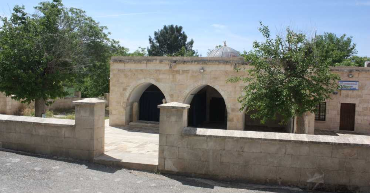 Abuzer Gaffari Türbesi